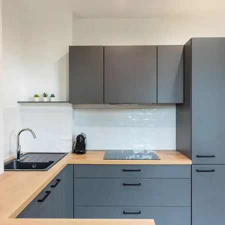 One Bedroom Near The Tramway Appartamento *